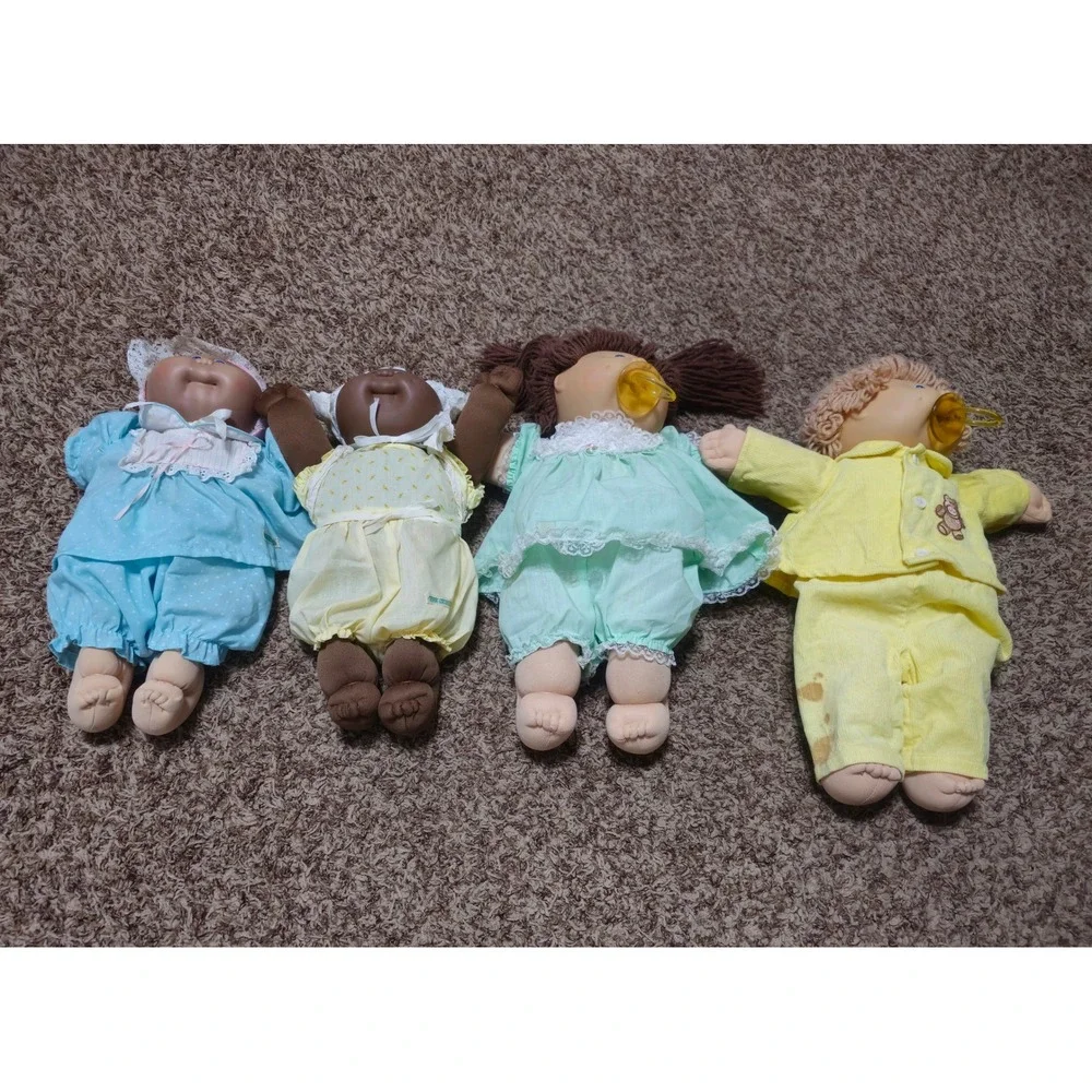 Vintage Cabbage Patch Kids Doll Lot of 4 Mixed Outfits Pacifiers 1980's